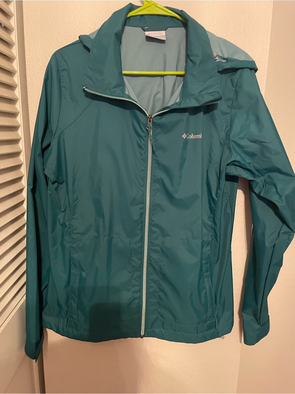 Columbia Women's Teal Lightweight Packable Jacket size L
